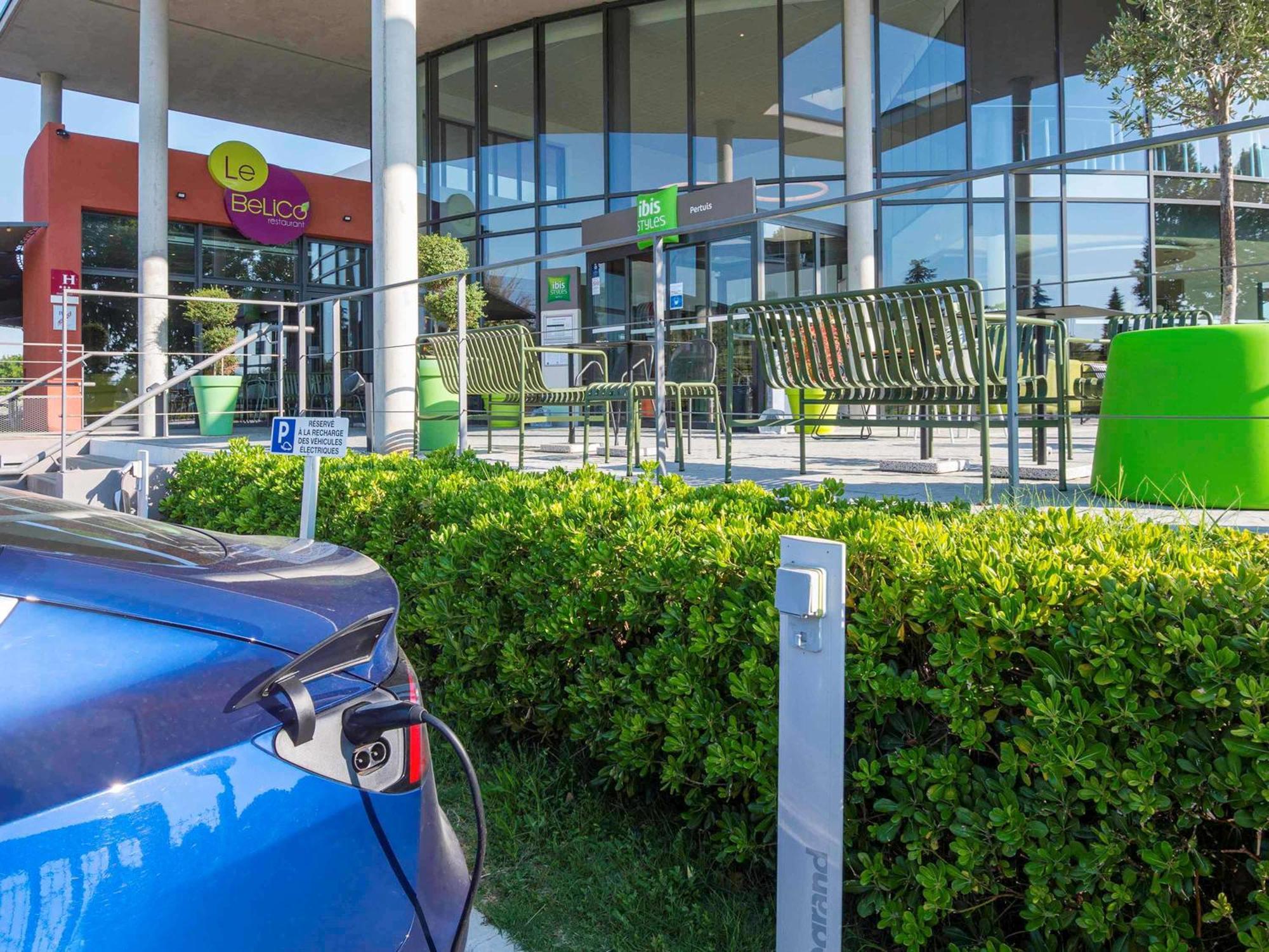 Ibis Styles Pertuis Portes Du Luberon Ngoại thất bức ảnh