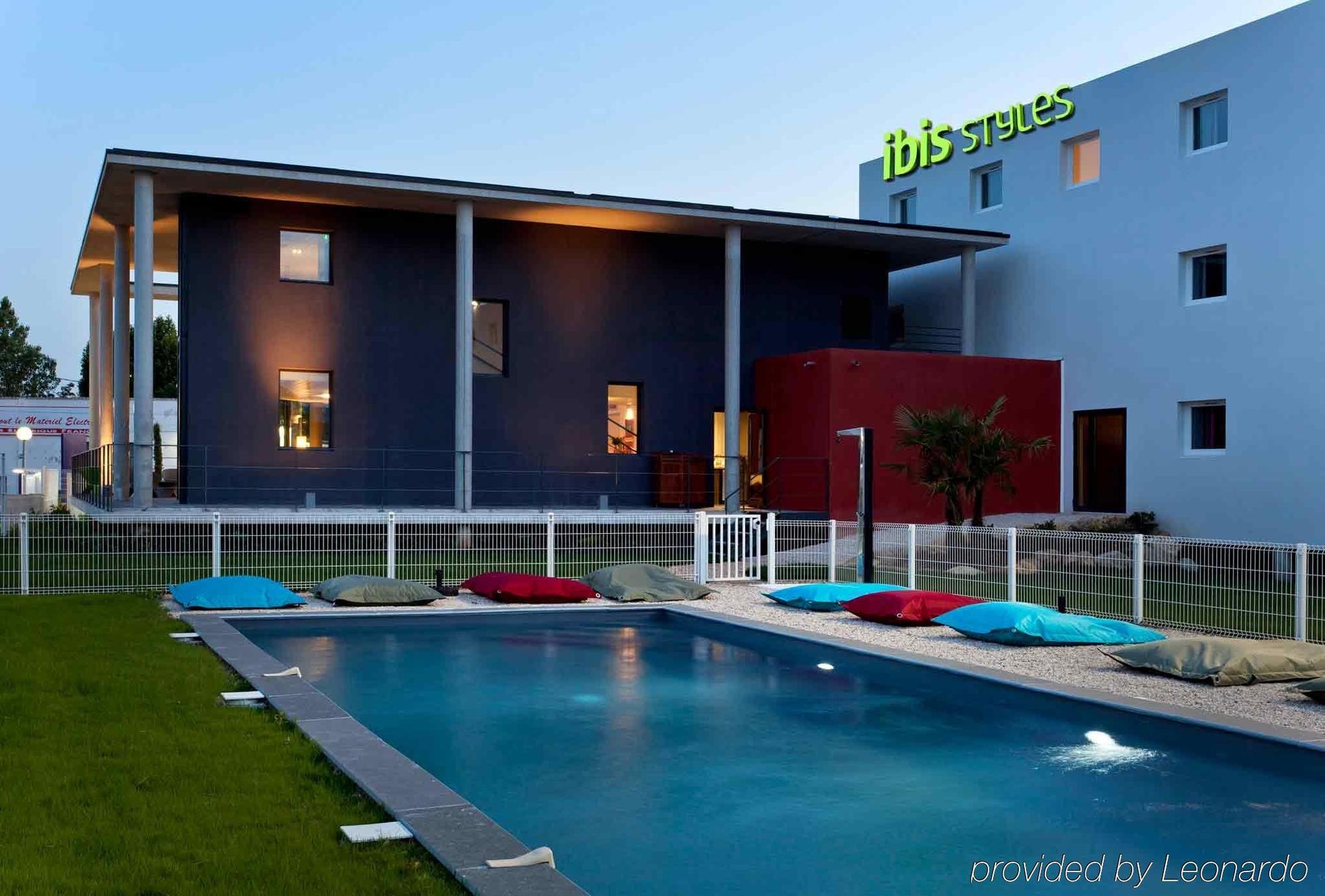 Ibis Styles Pertuis Portes Du Luberon Ngoại thất bức ảnh